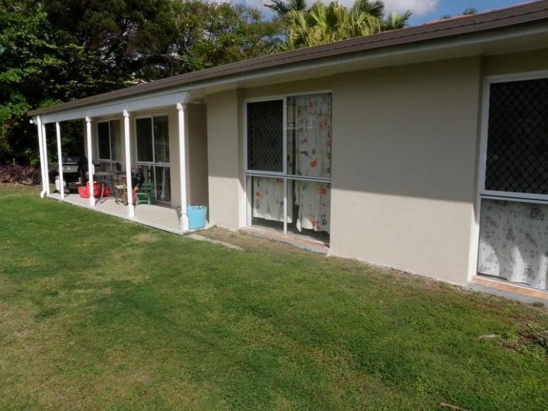 6 Ian Street, Eastern Heights QLD 4305