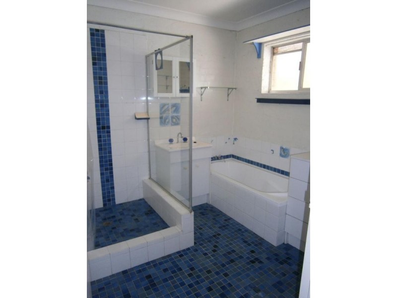 115 Mary Street, Blackstone QLD 4304