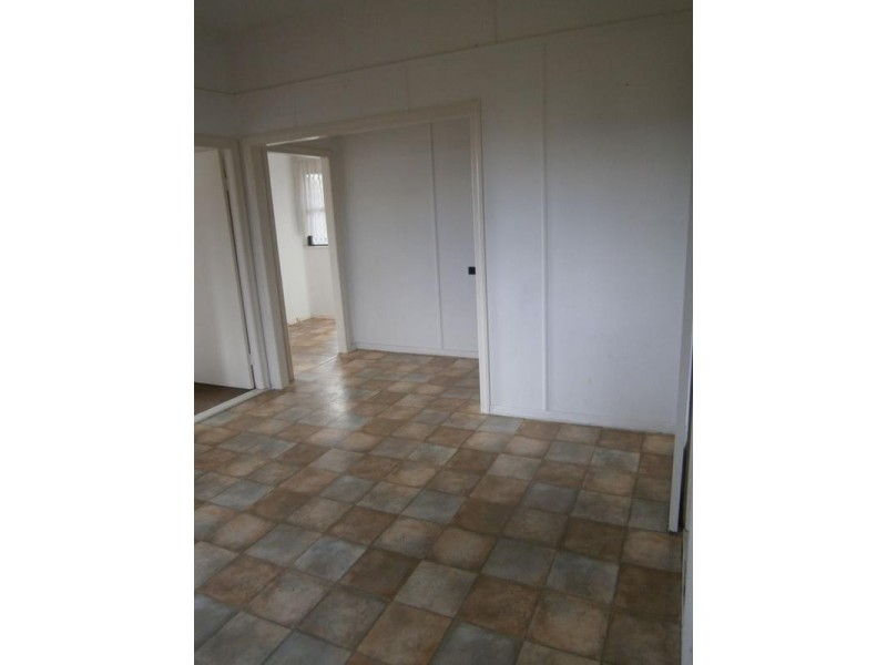 26 Cole Street, Booval QLD 4304