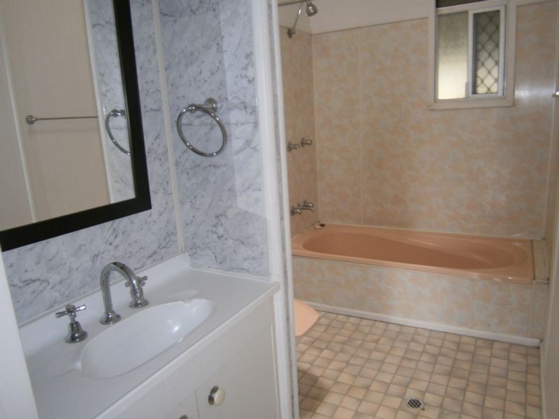 26 Cole Street, Booval QLD 4304