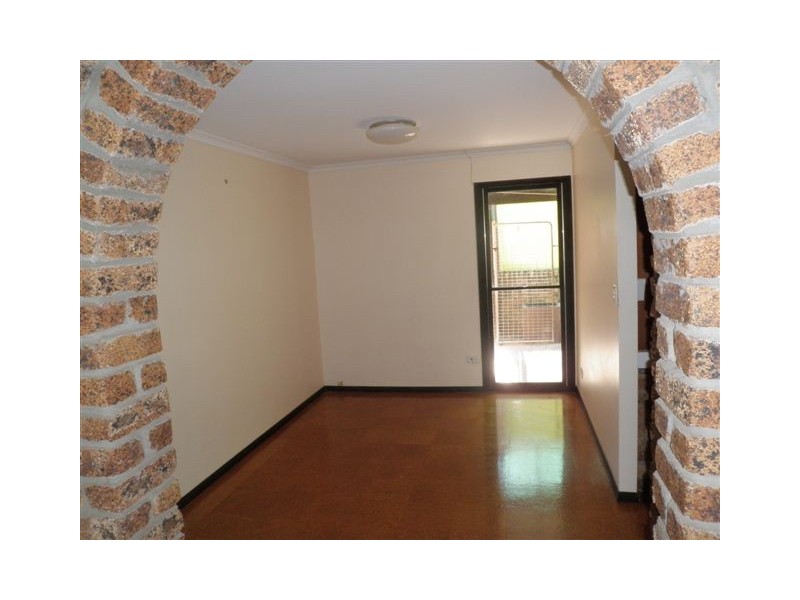 4 Samford Road, Leichhardt QLD 4305