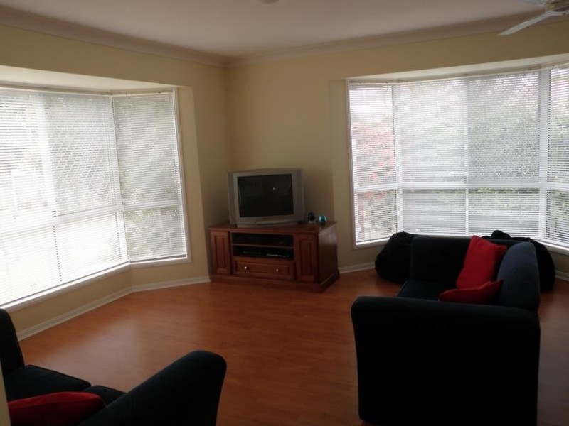 4 Lisa Court, Raceview QLD 4305