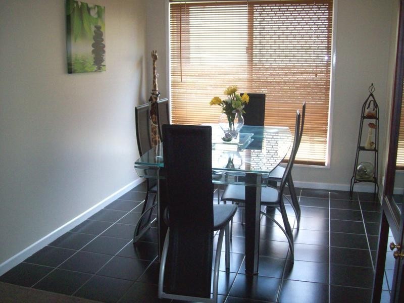 10 Elizabeth Street, Bundamba QLD 4304