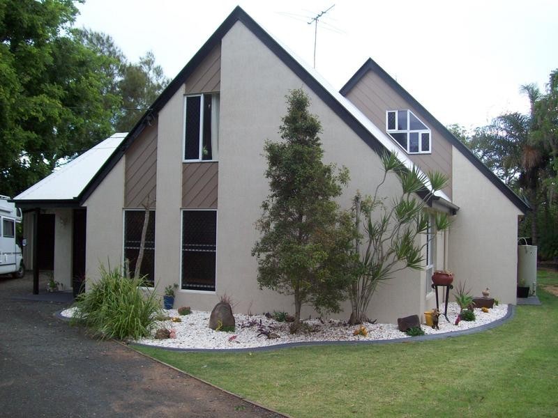 10 Elizabeth Street, Bundamba QLD 4304