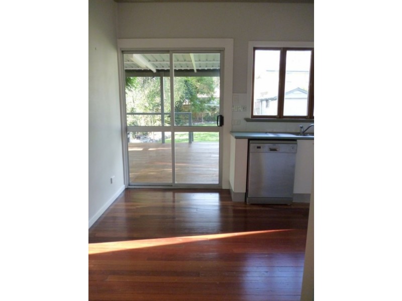 12 Taylor Street, Eastern Heights QLD 4305