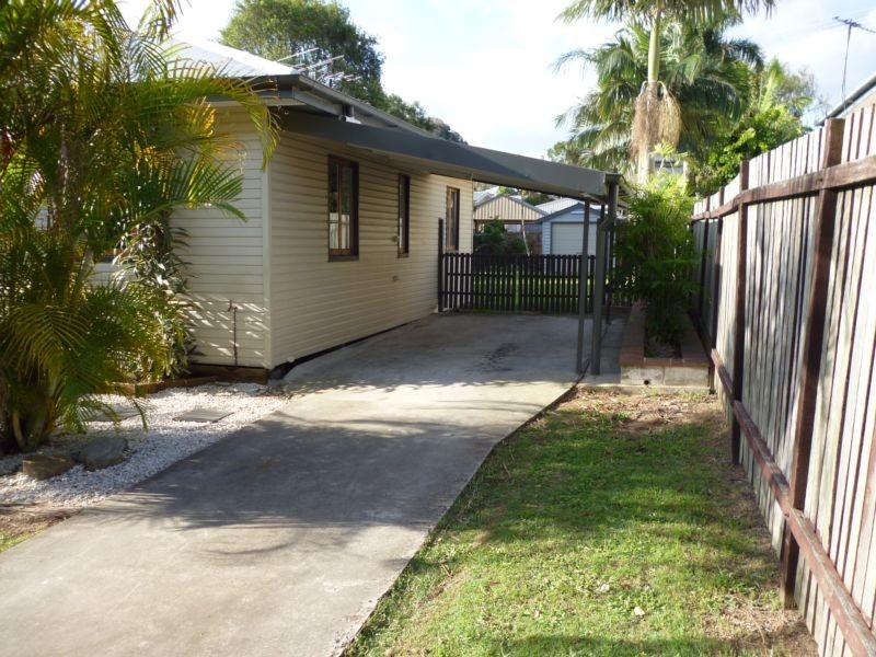 12 Taylor Street, Eastern Heights QLD 4305