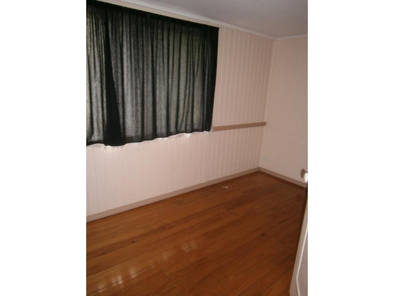 2 Walsh Street, Newtown QLD 4305