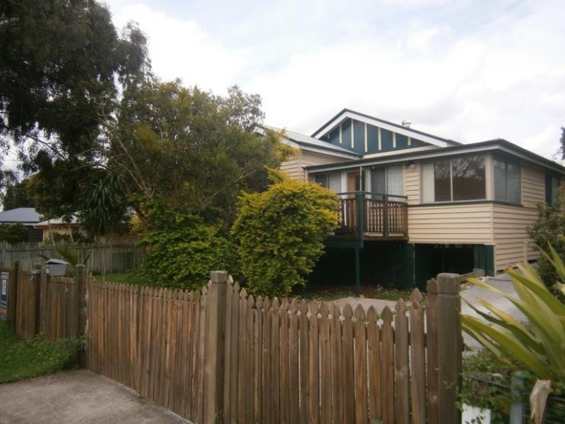 2 Walsh Street, Newtown QLD 4305