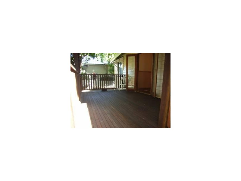 2 Walsh Street, Newtown QLD 4305