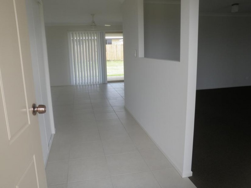 10 Petal Place, Yamanto QLD 4305