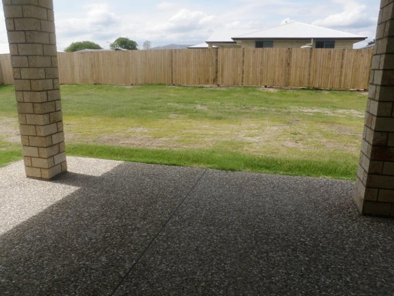 10 Petal Place, Yamanto QLD 4305