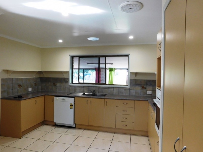 10 Powells Road, Yamanto QLD 4305