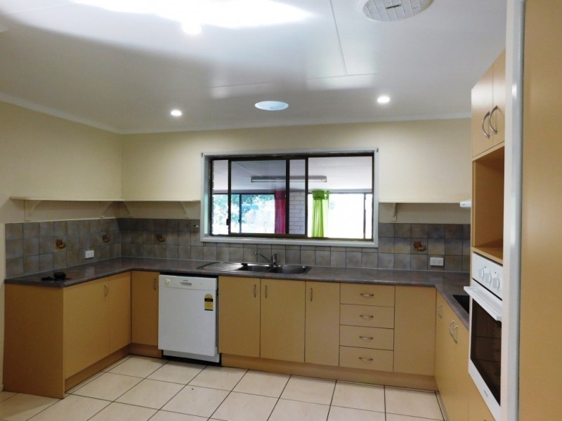 10 Powells Road, Yamanto QLD 4305
