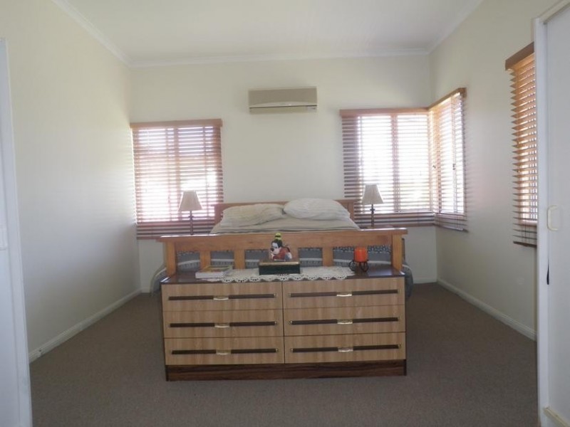 70 Holdsworth Road, North Ipswich QLD 4305