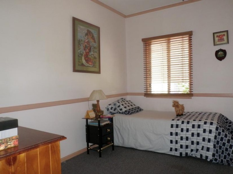 70 Holdsworth Road, North Ipswich QLD 4305