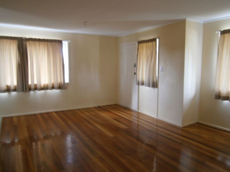 3 Jessica Street, Riverview QLD 4303