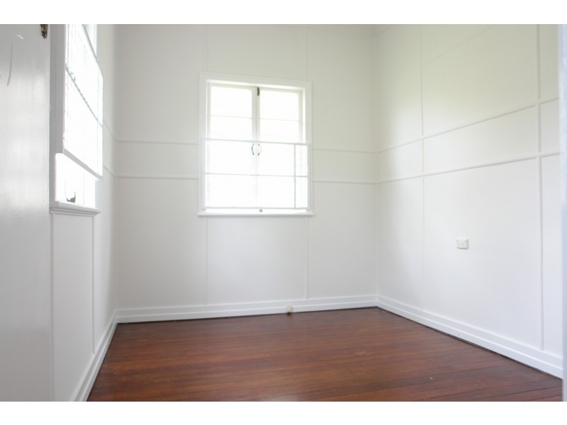 17 Tuggerah Street, North Booval QLD 4304