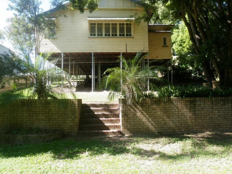 12 Hume Street, Woodend QLD 4305