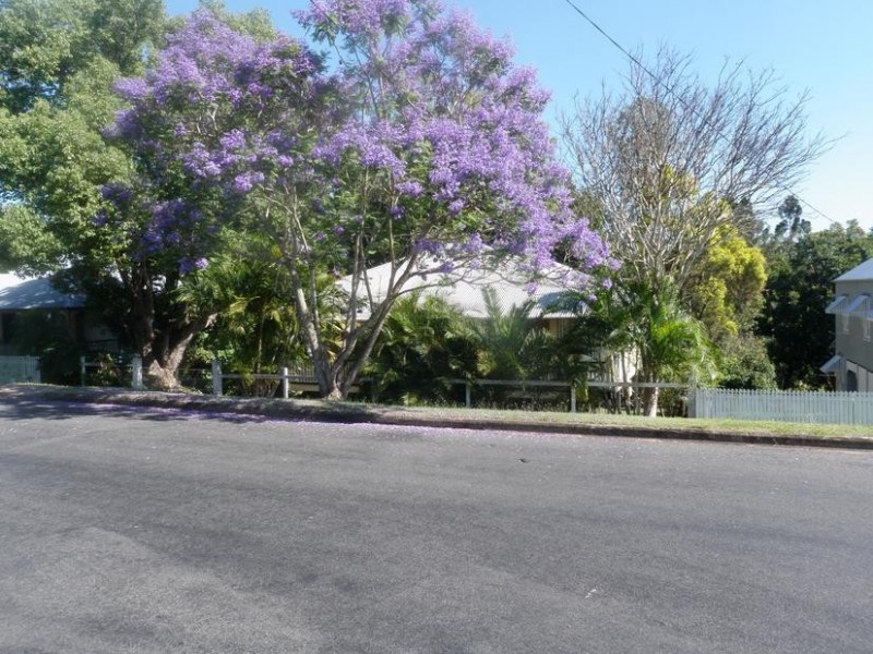 12 Hume Street, Woodend QLD 4305