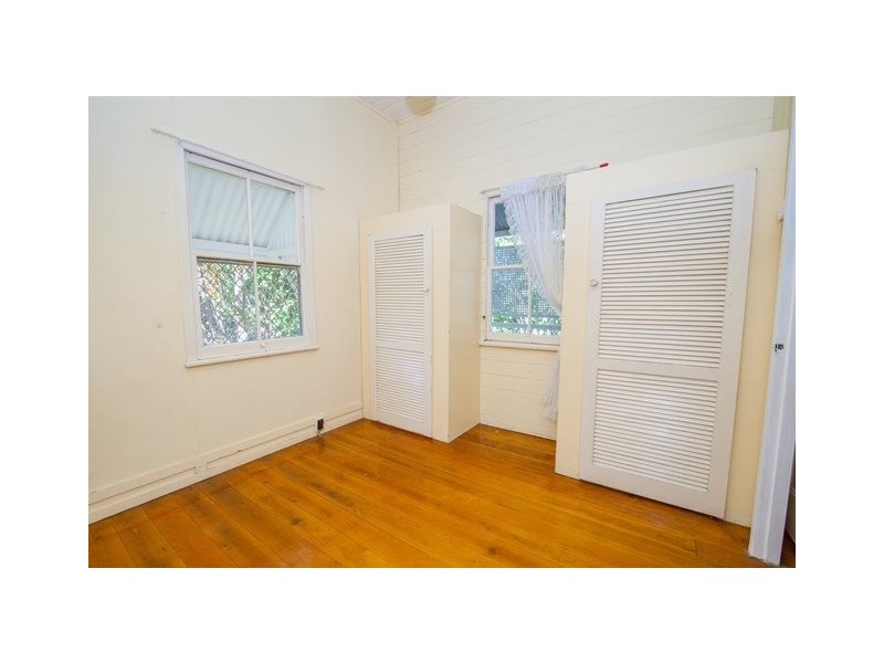 22 Glossop Street, Brassall QLD 4305