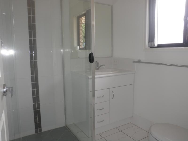 25 Angela Place, Yamanto QLD 4305