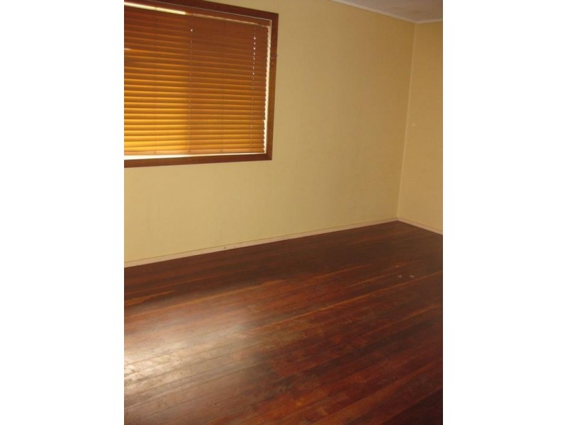 6 Dossie Street, Riverview QLD 4303