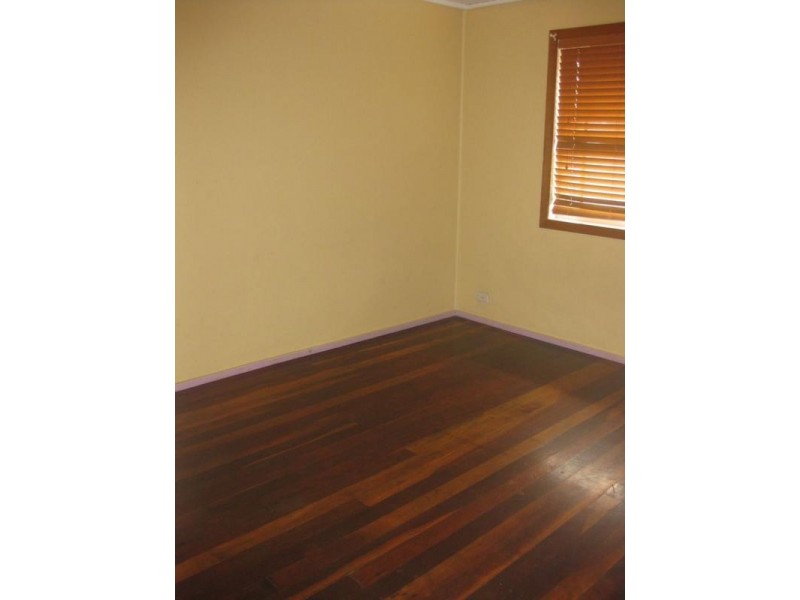 6 Dossie Street, Riverview QLD 4303