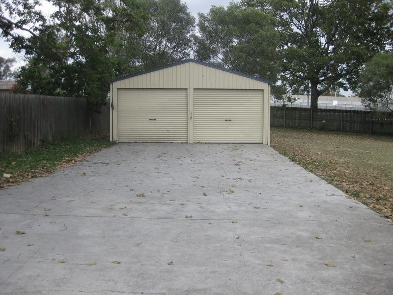 6 Dossie Street, Riverview QLD 4303