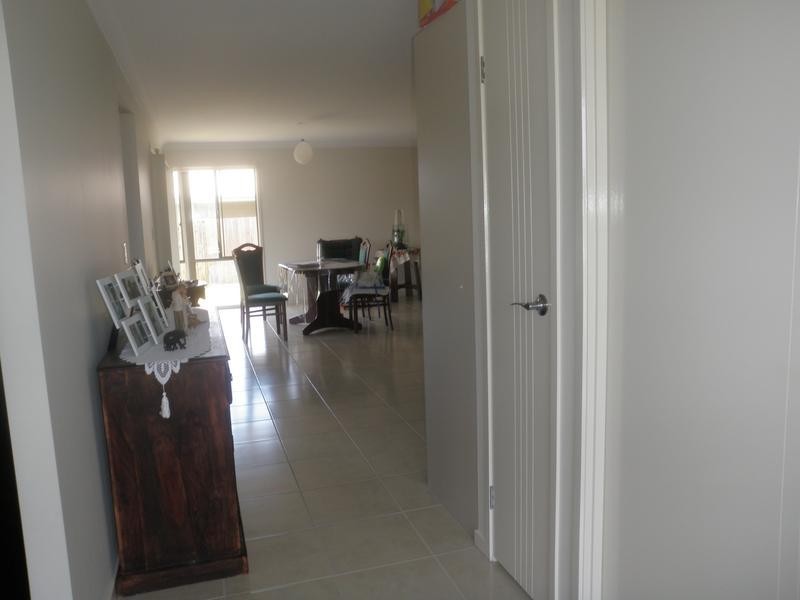 8 Vivian Hancock Drive, North Booval QLD 4304