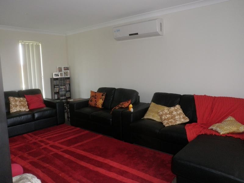 8 Vivian Hancock Drive, North Booval QLD 4304