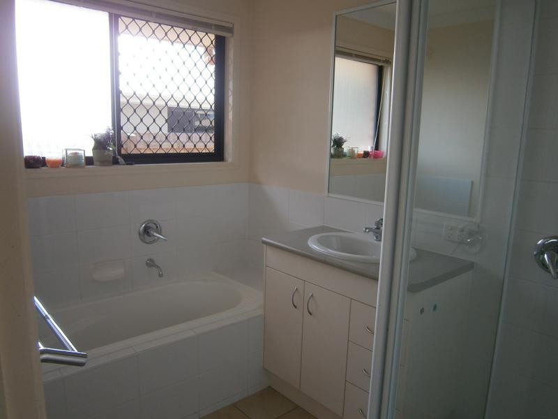 14 Baden Jones Way, North Booval QLD 4304