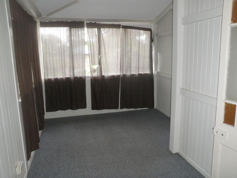 9 Shine Street, One Mile QLD 4305