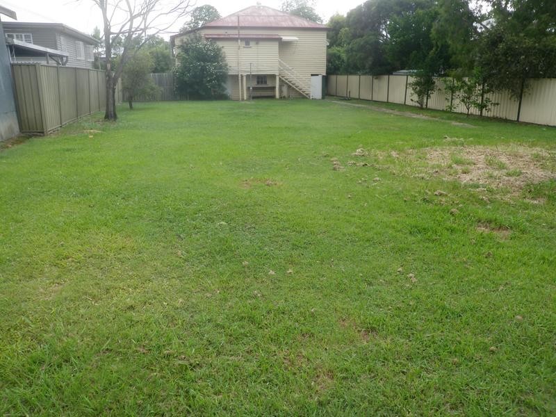 9 Shine Street, One Mile QLD 4305