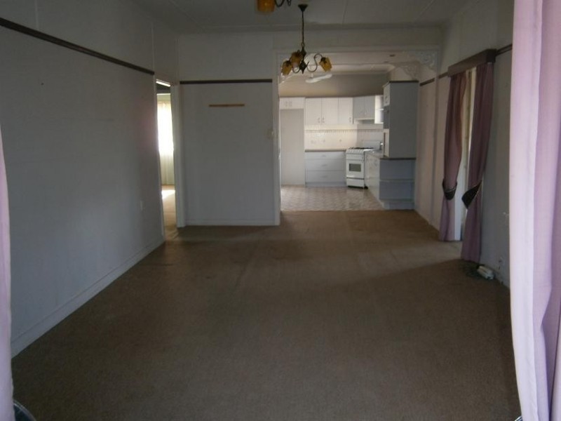 11 Minnis Street, Eastern Heights QLD 4305
