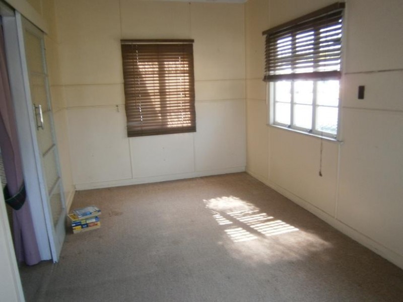 11 Minnis Street, Eastern Heights QLD 4305