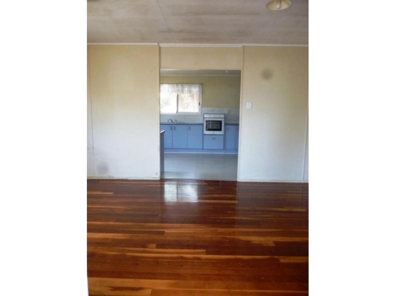 10 Dossie Street, Riverview QLD 4303