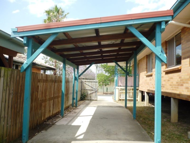 10 Dossie Street, Riverview QLD 4303