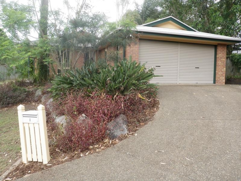 1 John Staines Crescent, North Ipswich QLD 4305