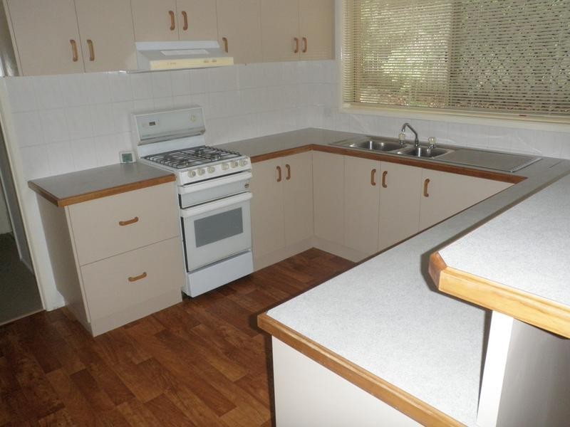 1 John Staines Crescent, North Ipswich QLD 4305