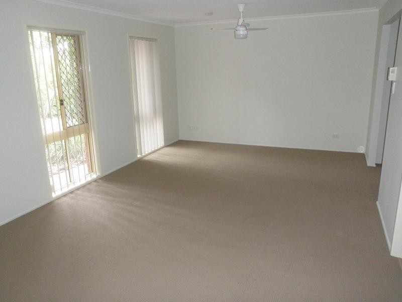 1 John Staines Crescent, North Ipswich QLD 4305