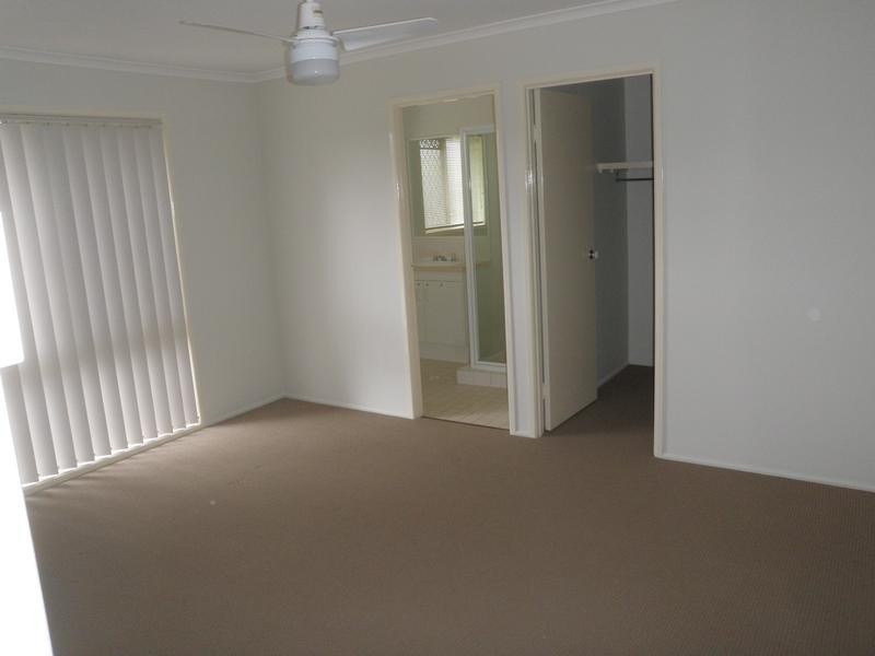 1 John Staines Crescent, North Ipswich QLD 4305