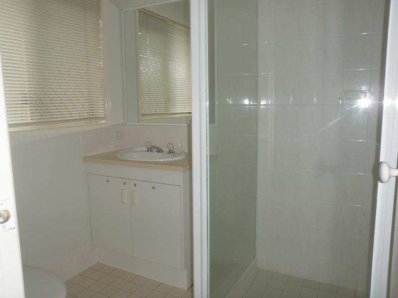 1 John Staines Crescent, North Ipswich QLD 4305