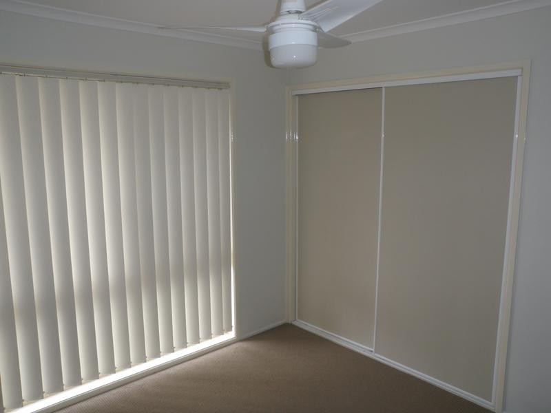 1 John Staines Crescent, North Ipswich QLD 4305