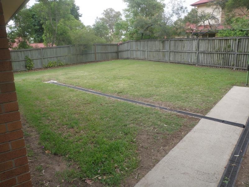 1 John Staines Crescent, North Ipswich QLD 4305