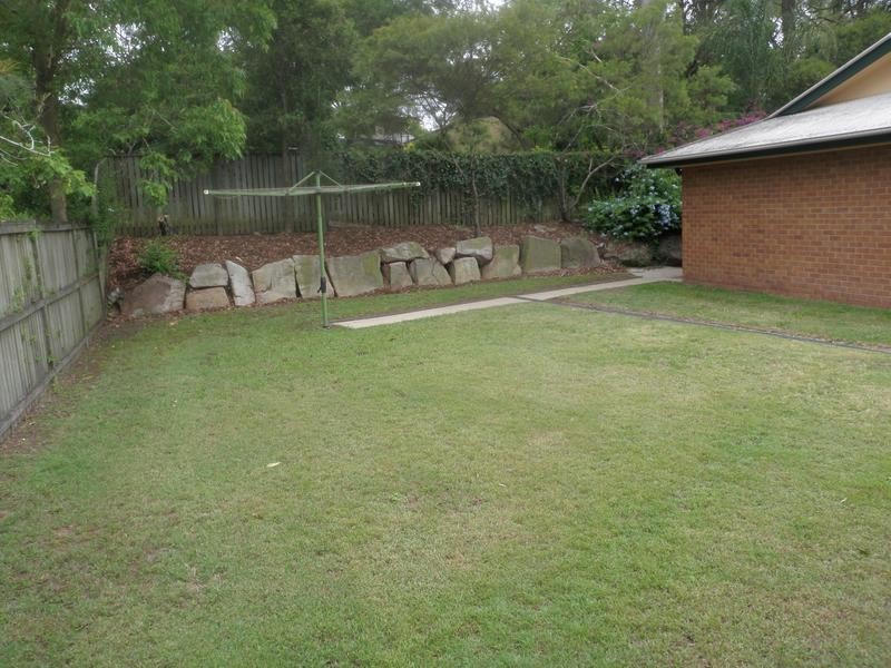 1 John Staines Crescent, North Ipswich QLD 4305