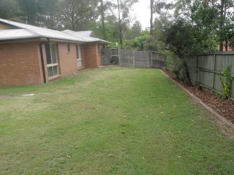 1 John Staines Crescent, North Ipswich QLD 4305