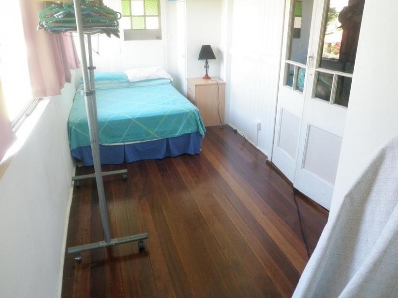 9 Boundary Street, Bundamba QLD 4304