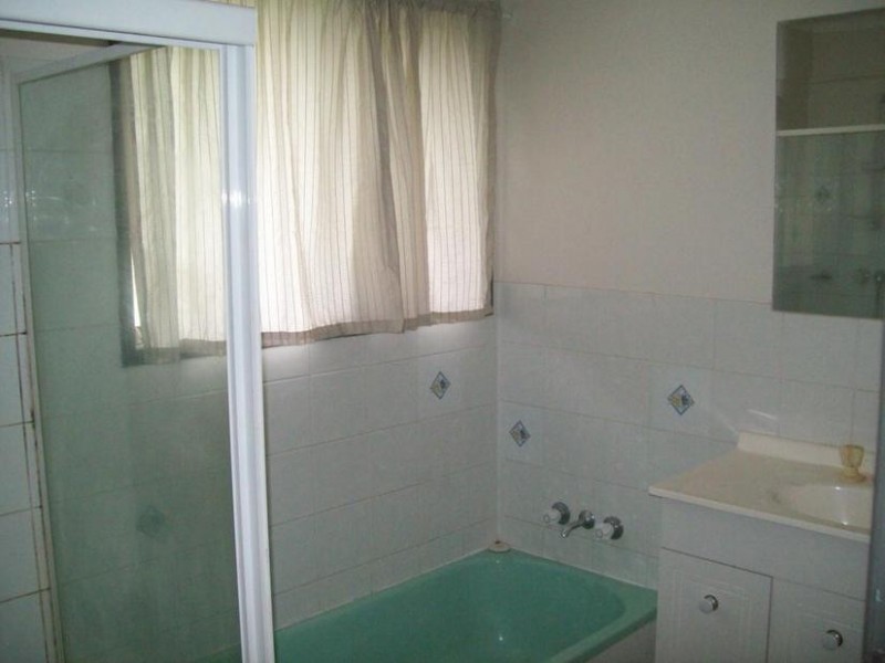 44 Robertson Road, Eastern Heights QLD 4305