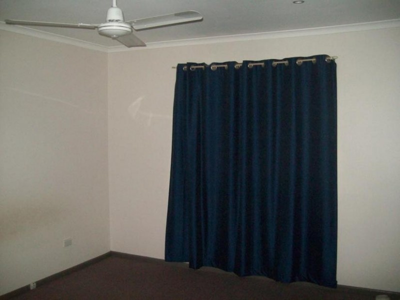 44 Robertson Road, Eastern Heights QLD 4305