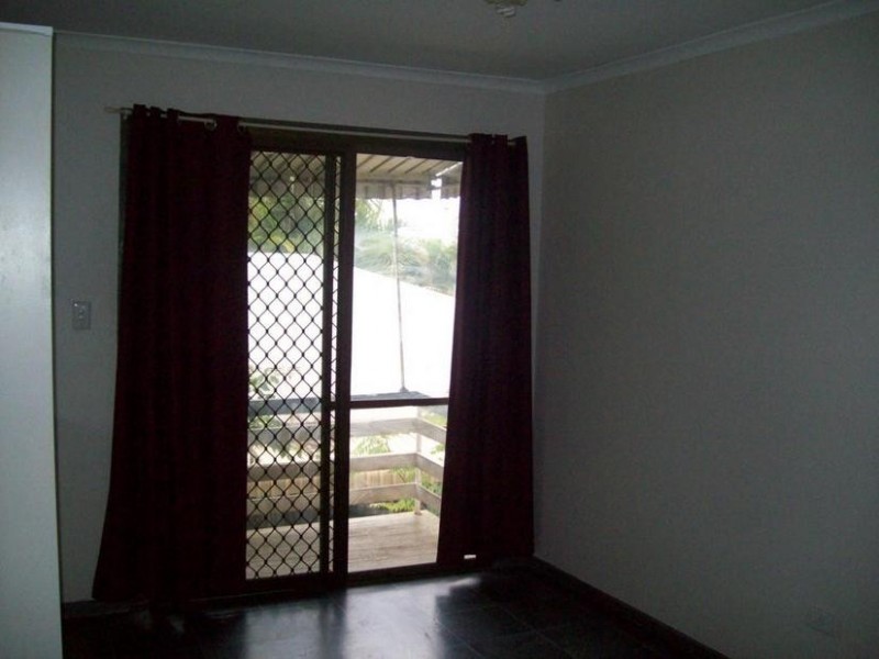 44 Robertson Road, Eastern Heights QLD 4305